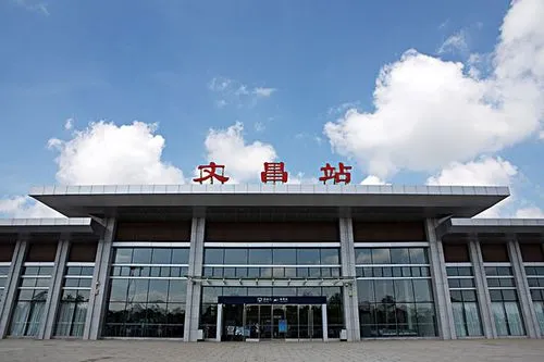 義烏市到文昌物流專線-食品飲料運(yùn)輸專線「機(jī)動(dòng)性高」